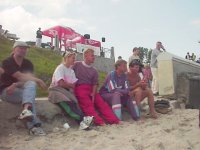 Zuschauer (Mandy, Ducken, Uwe, Bchse)
Gre: 640 x 480, 55044 Byte
Urheber: active beach e.V.
